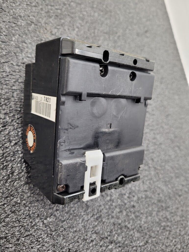 Fuji Electric Auto Breaker Switch EA33 10A 3 Pole BB3AEA-010 AC220V 2.5kA