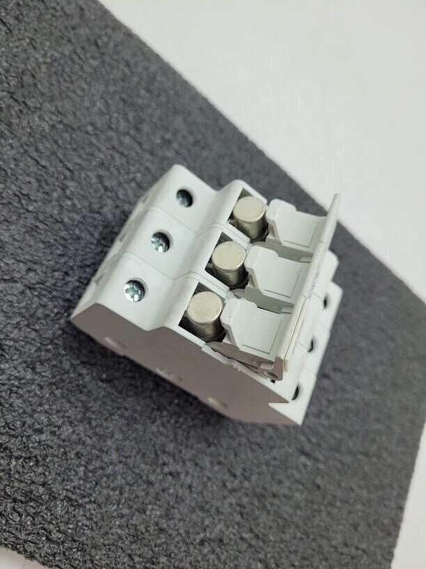 Lot of 11 Ferraz Shawmut USCC3 UltraSafe Fuse Holder 600V ATDR30 30A Fuses DIN