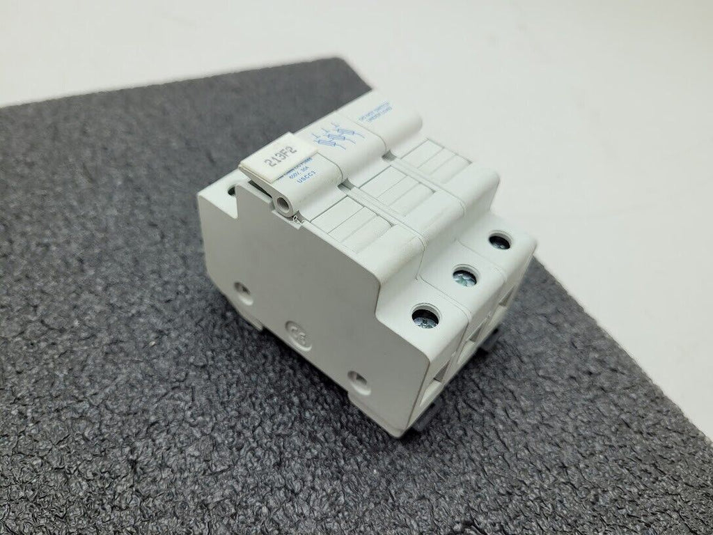 Lot of 11 Ferraz Shawmut USCC3 UltraSafe Fuse Holder 600V ATDR30 30A Fuses DIN