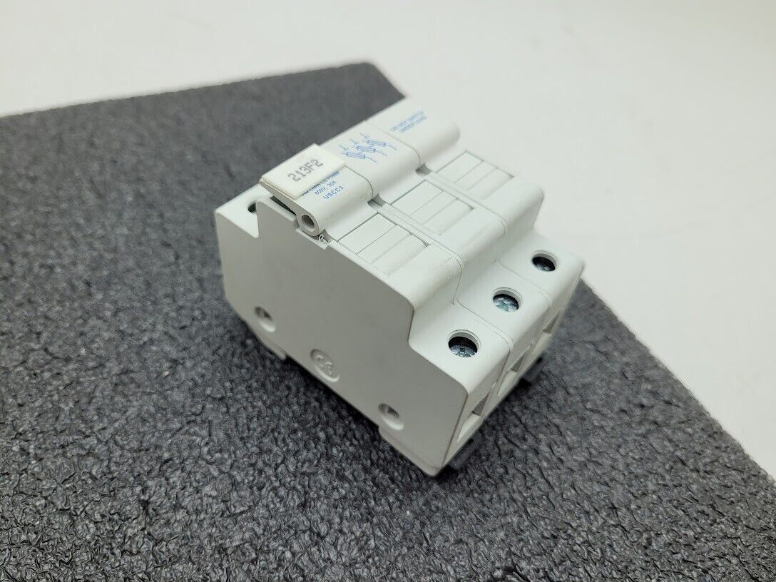 Lot of 11 Ferraz Shawmut USCC3 UltraSafe Fuse Holder 600V ATDR30 30A Fuses DIN