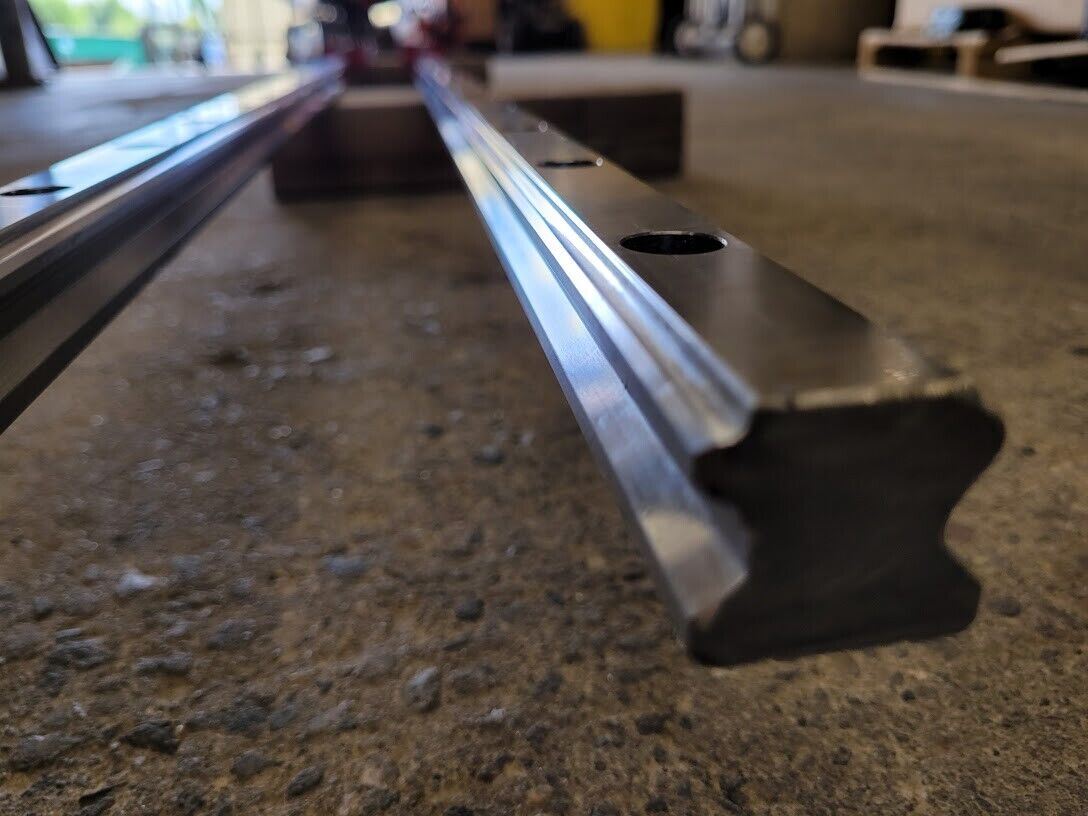 Hiwin HGR30C Linear Guide Rail HGR30 117" 2989mm 4x HGH30CA 130FAT-1A Blocks