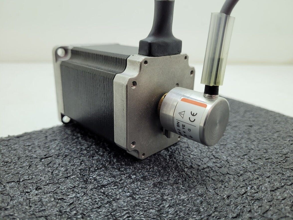 Beckhoff AS1050-0120 Stepper Motor 24/50VDC 1.8°/200 full steps w/ Encoder