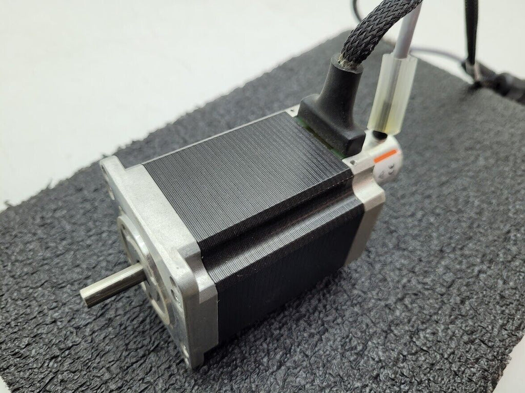 Beckhoff AS1050-0120 Stepper Motor 24/50VDC 1.8°/200 full steps w/ Encoder