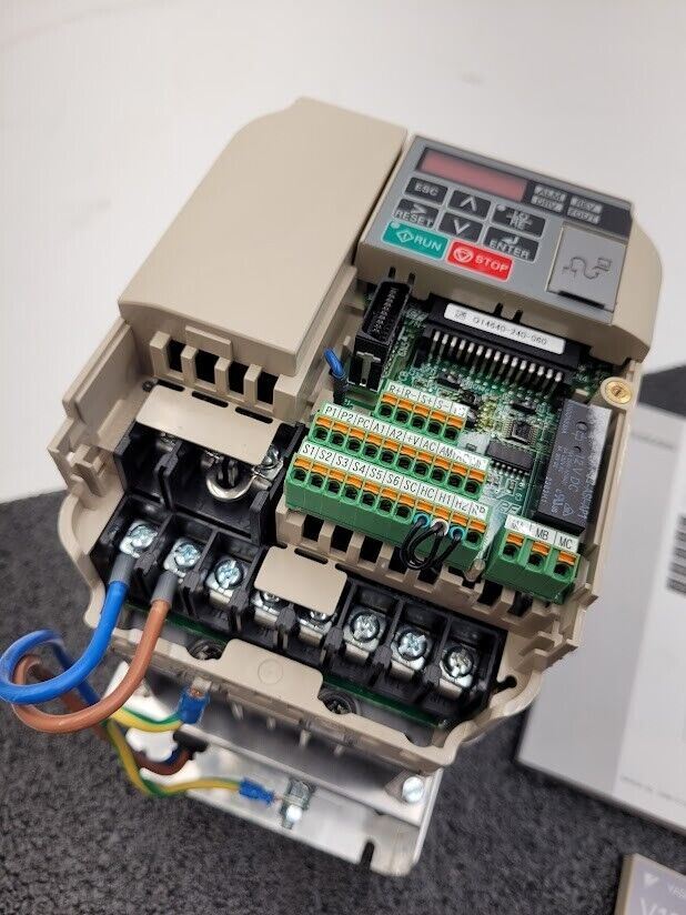 Yaskawa CIMR-VCBA0006BAA 1.1kW General Purpose AC Motor Drive 1PH In 3PH Out