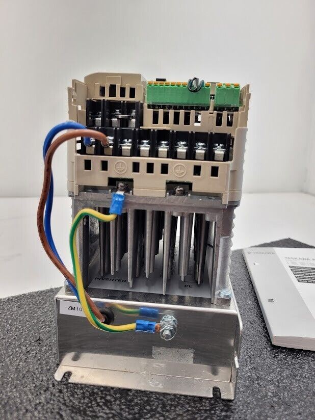 Yaskawa CIMR-VCBA0006BAA 1.1kW General Purpose AC Motor Drive 1PH In 3PH Out