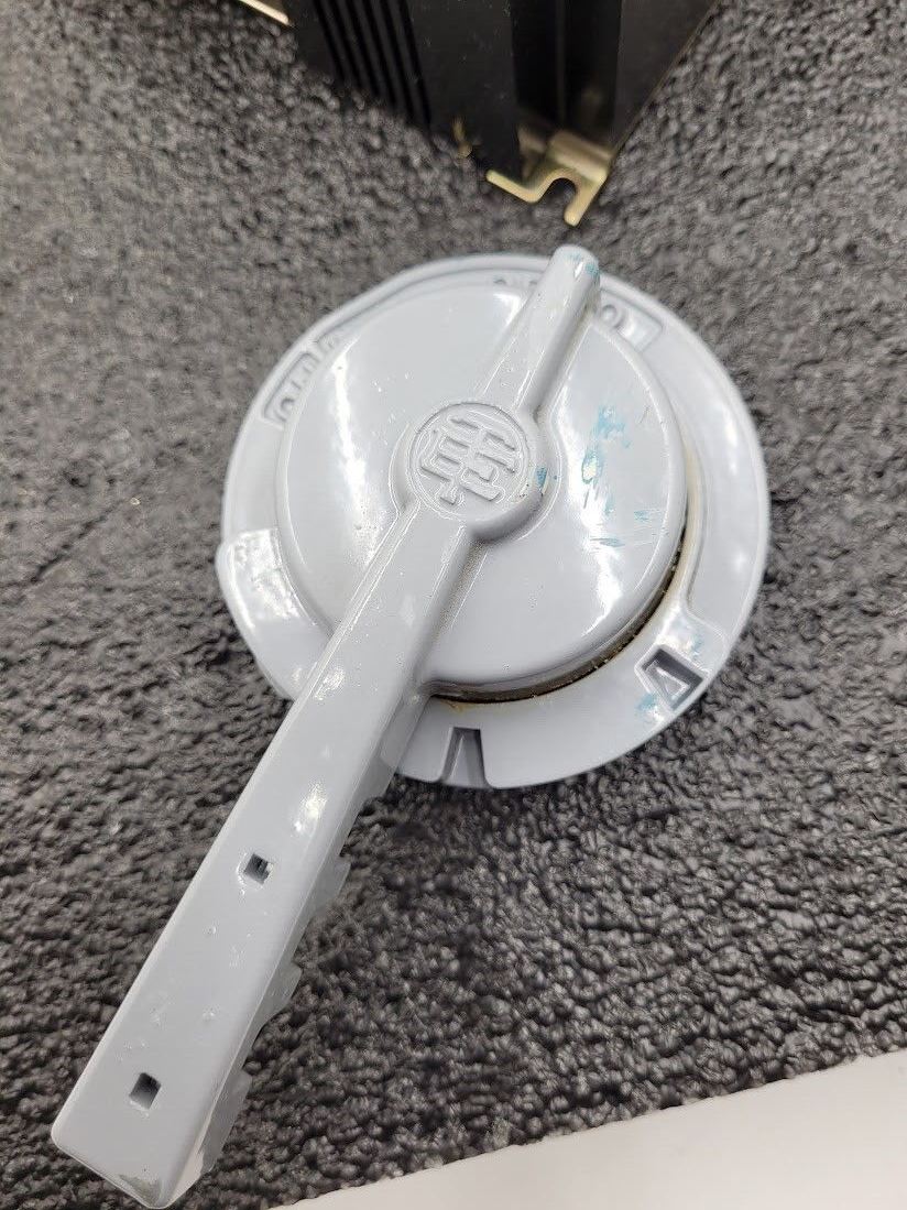 Telemecanique D10S2 Rotary Disconnect Switch With Handle 600VAC 3-Pole 50A 3PH