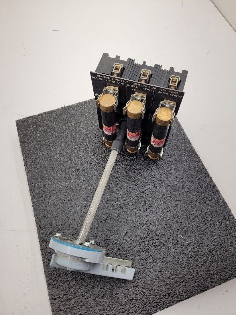 Telemecanique D10S2 Rotary Disconnect Switch With Handle 600VAC 3-Pole 50A 3PH