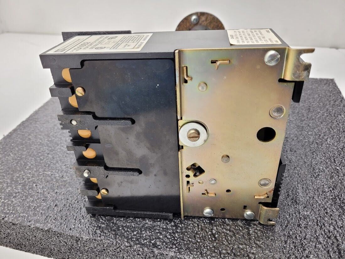 Telemecanique D10S2 Rotary Disconnect Switch With Handle 600VAC 3-Pole 50A 3PH