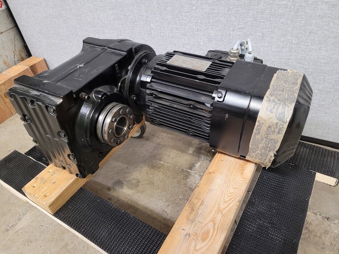 SEW Eurodrive 1.5kW Parallel Shaft Helical Gearmotor Hollow Shaft 1:50 Ratio