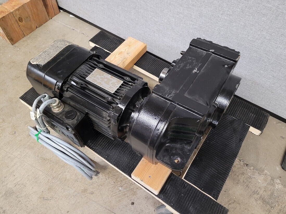 SEW Eurodrive 1.5kW Parallel Shaft Helical Gearmotor Hollow Shaft 1:50 Ratio