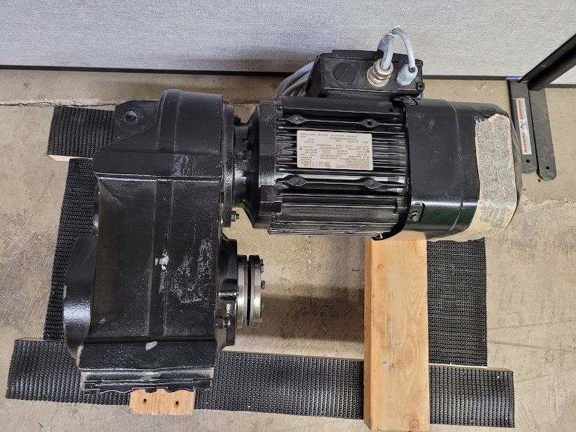 SEW Eurodrive 1.5kW Parallel Shaft Helical Gearmotor Hollow Shaft 1:50 Ratio