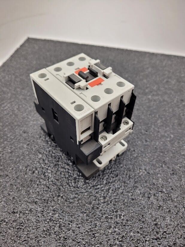 Lovato BF26T4A 4-Pole Contactor 17-51kW 230-690VAC 110-120VAC Coil 50/60Hz