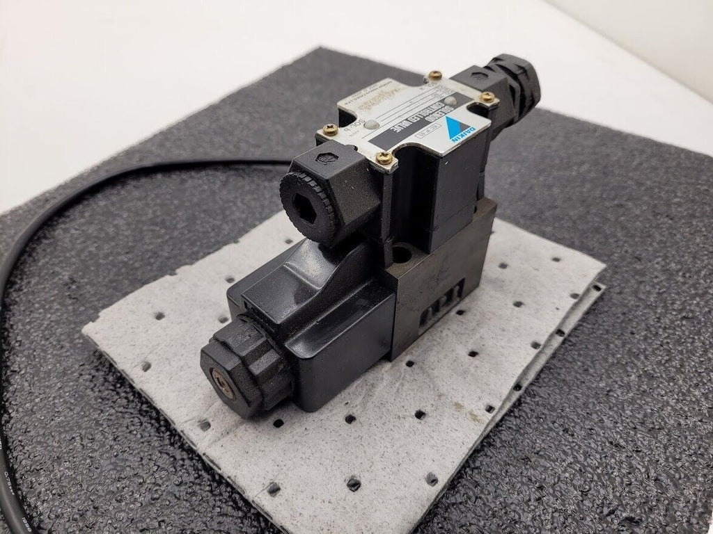 DAIKIN KSO-G02-2BA-30 KS0 AC100V 50/60Hz Solenoid Controlled Hydraulic Valve