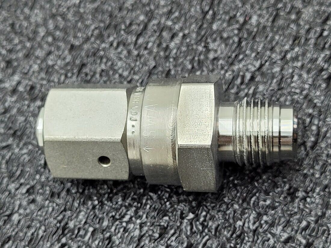 Swagelok High Purity Check Valve 1/4" VCR Male to 1/4" VCR Female 6L-CW4FR4-VR4