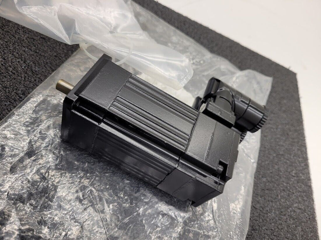 SEW CMP40S/KY/RH1M/SM1 CMP40SKYRH1MSM1 400V 3000RPM Servo Motor 0.5Nm IP65