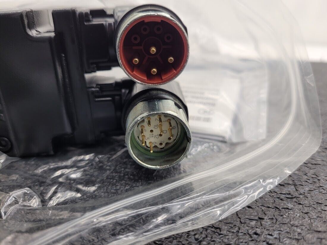 SEW CMP40S/KY/RH1M/SM1 CMP40SKYRH1MSM1 400V 3000RPM Servo Motor 0.5Nm IP65