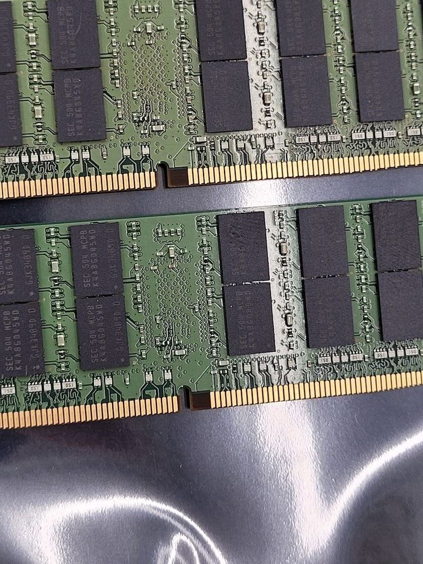 Lot of 4 Samsung 32GB 4DRx4 PC4-2133P M386A4G40DM0-CPB PC4 ECC Ram 128GB total