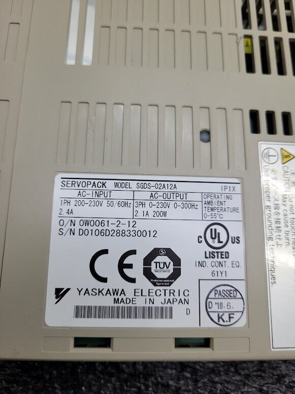 Yaskawa Servo Drive SGDS-02A12A SGDS-02A12A 200W 1 Phase Input 3 Phase Output