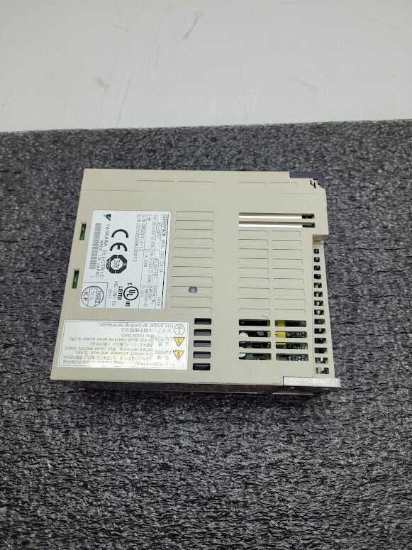 Yaskawa Servo Drive SGDS-02A12A SGDS-02A12A 200W 1 Phase Input 3 Phase Output