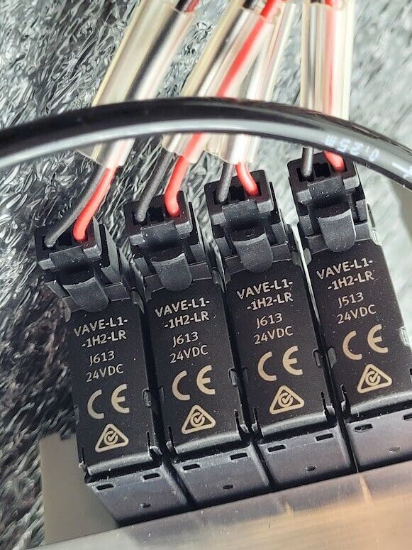 Festo Pneumatic 4 Valve Solenoid Block 3S7PLX3100H 24VDC w/ Pressure Sensor