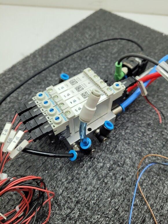 Festo Pneumatic 4 Valve Solenoid Block 3S7PLX3100H 24VDC w/ Pressure Sensor