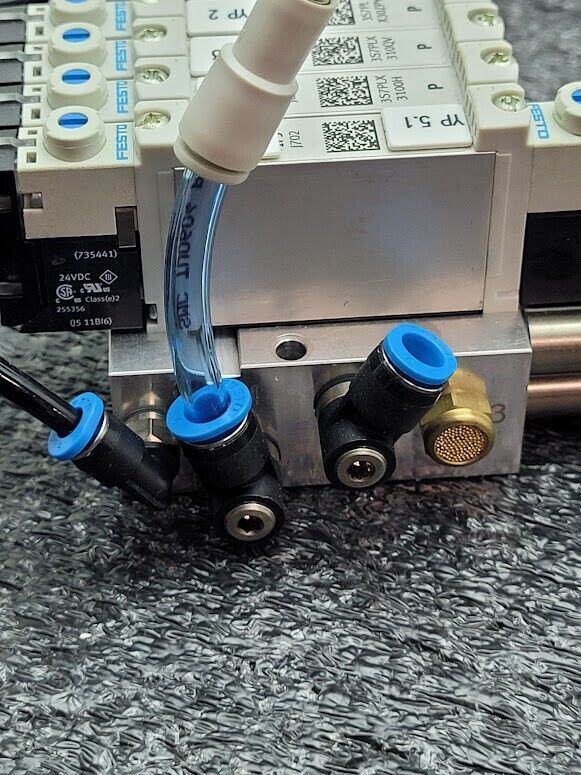Festo Pneumatic 4 Valve Solenoid Block 3S7PLX3100H 24VDC w/ Pressure Sensor