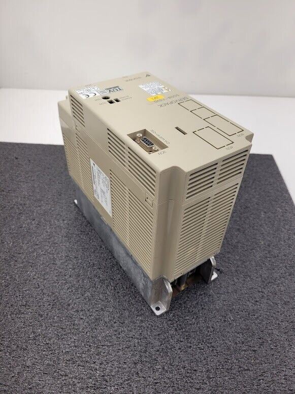 Yaskawa ServoPack Servo Motor Drive SGDB-10VD 1HP SCM Tech 80