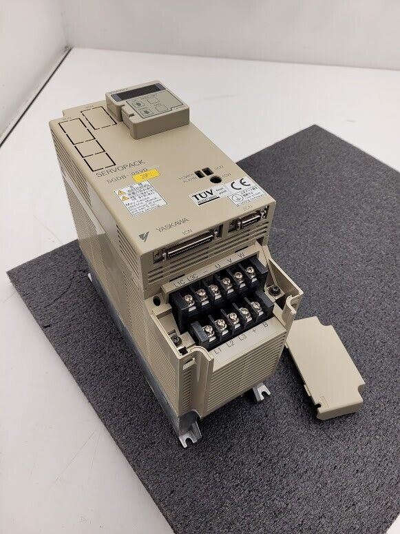 Yaskawa ServoPack Servo Motor Drive SGDB-05VD 1/2HP w/ JUSP-OP03A SCM Tech 80