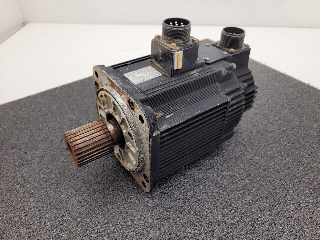 Yaskawa SGMG-09V2ABC AC Servo Motor .85Kw 850W 1500RPM