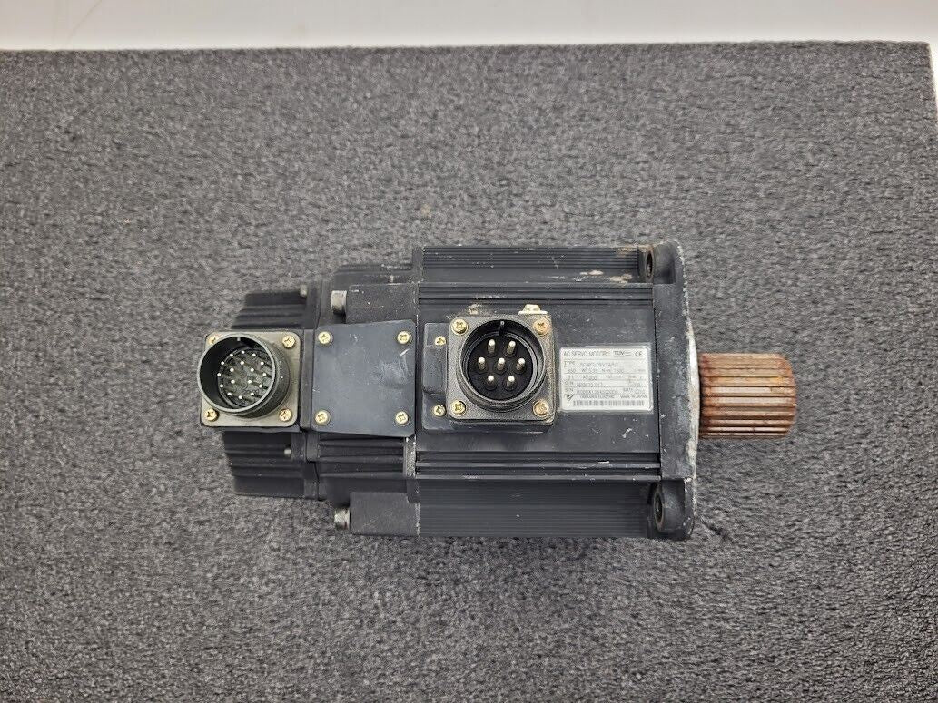 Yaskawa SGMG-09V2ABC AC Servo Motor .85Kw 850W 1500RPM