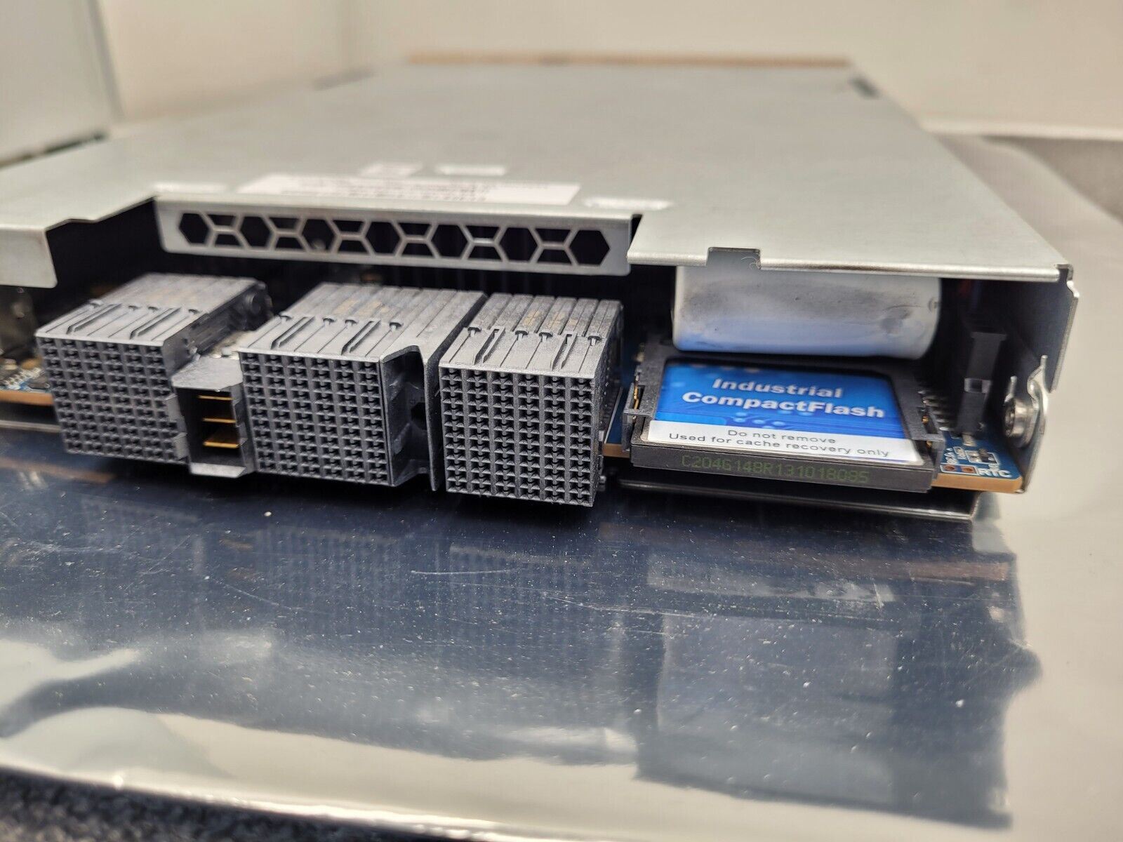 Dot Hill MSA 2040 FC SAS Drive Storage Array Control 81-00000078-00-02