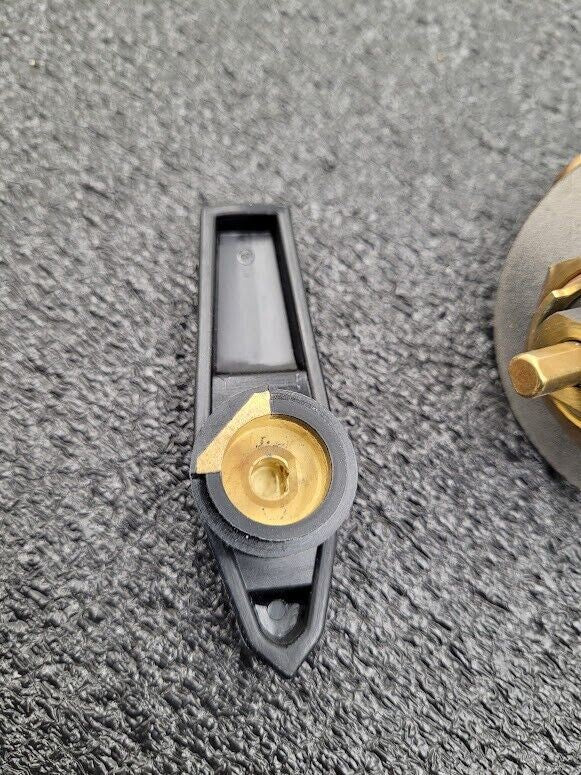 Swagelok B-44XS6 Brass 1-Piece 40 Series 3-Way Ball Valve Working Pull 1500 PSI