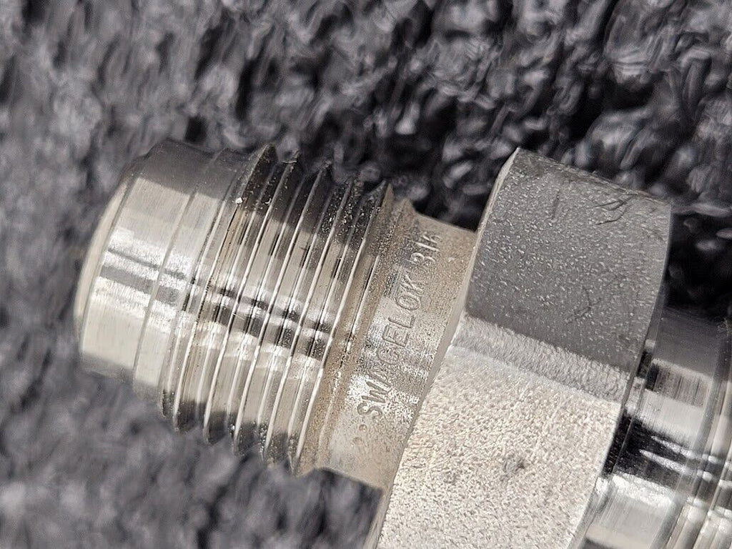 Swagelok SS-4-VCR-61 316SS Bulkhead Fitting VCR Face Seal Fitting 1/4" VCR Male