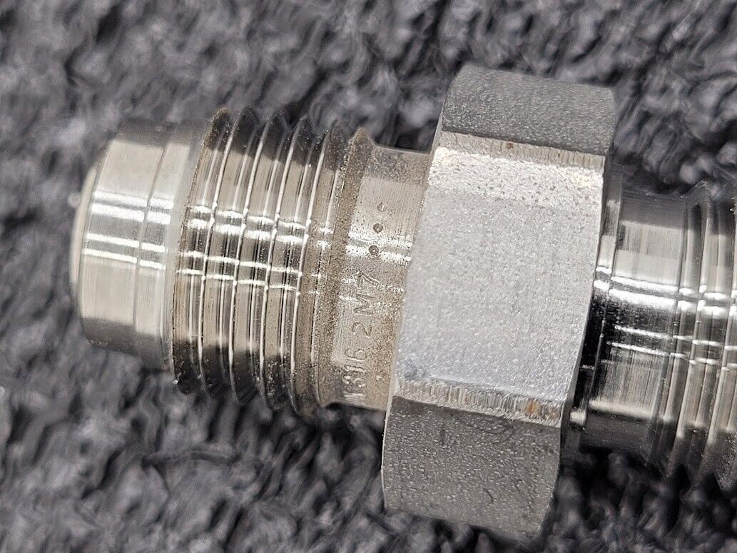Swagelok SS-4-VCR-61 316SS Bulkhead Fitting VCR Face Seal Fitting 1/4" VCR Male