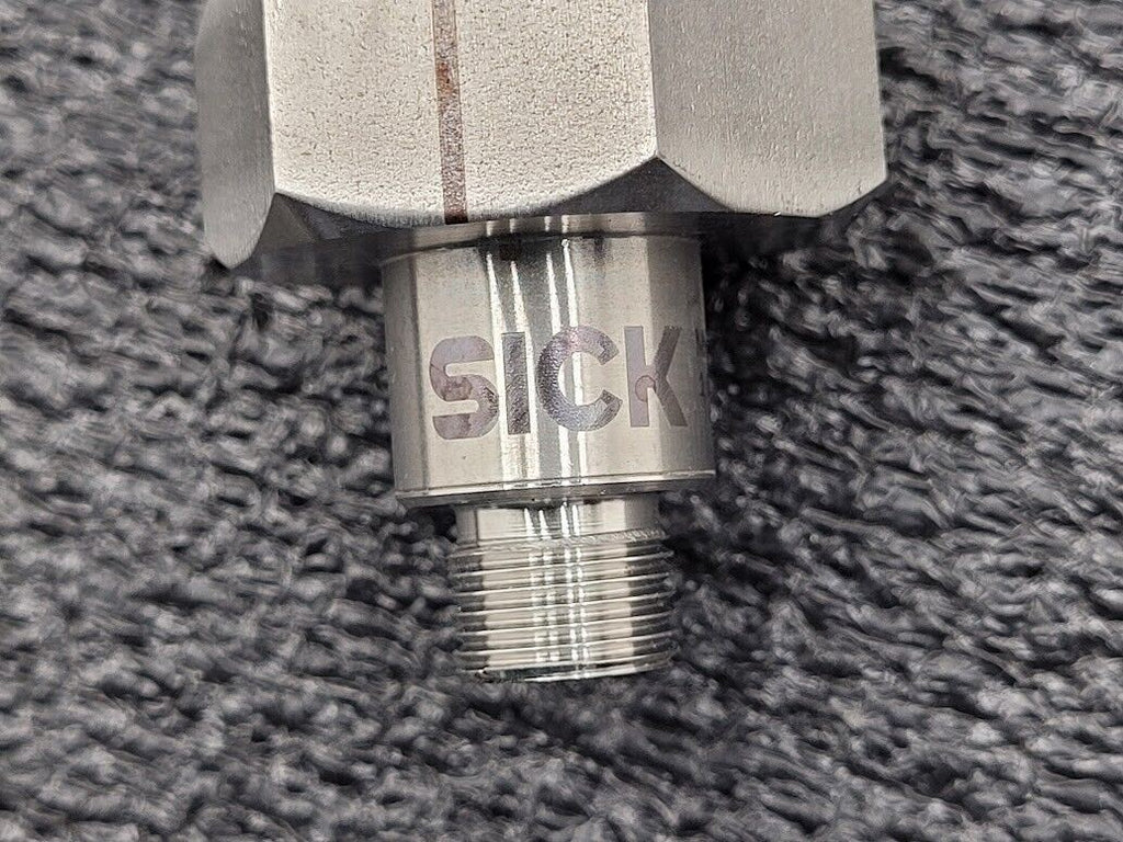 SICK MHF15-21NG1PSM Fluid Level Sensor MHF15 Optical Switch 1052237 w/ Cable