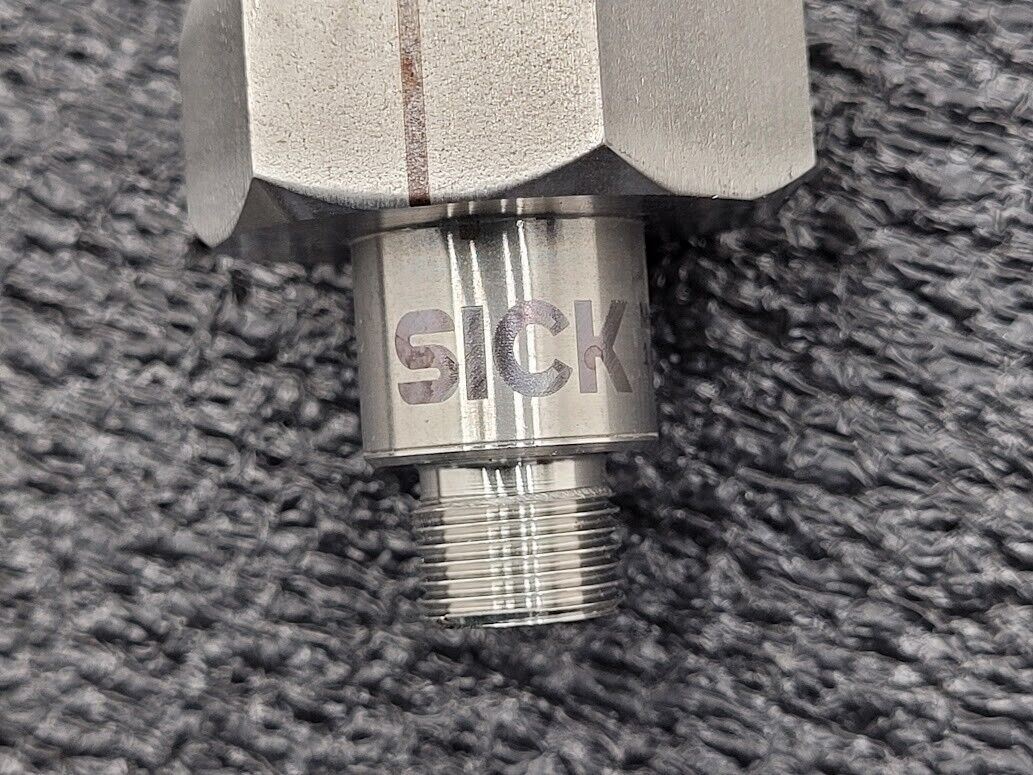 SICK MHF15-21NG1PSM Fluid Level Sensor MHF15 Optical Switch 1052237 w/ Cable