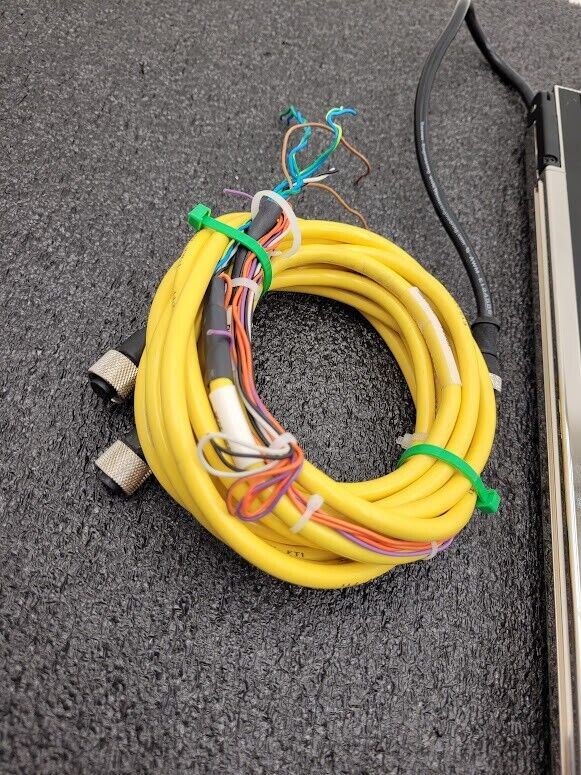 Banner SLPE25-410NP8 SLPR25-410NP8 Light Curtain Kit 410mm Long 0.1-7m Range 24V