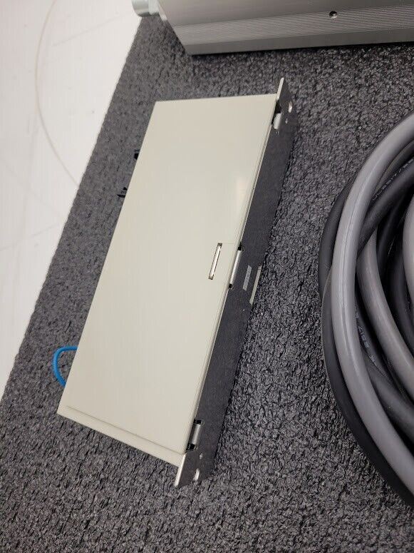 IAI Robo Cylinder Linear Piston Actuator 100mm Stroke w/ RCP2 24VDC Controller