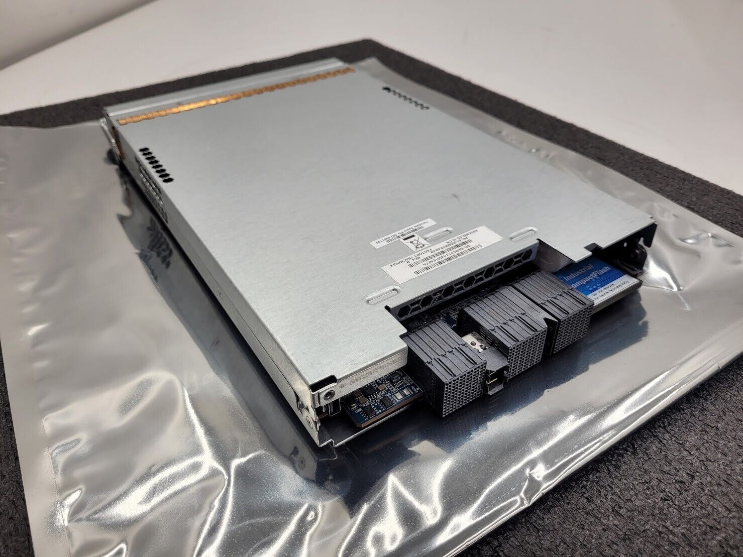 Dot Hill FRUTC05-01 12Gb SAS / FC Disk Array Controller Module 81-00000078-00-03