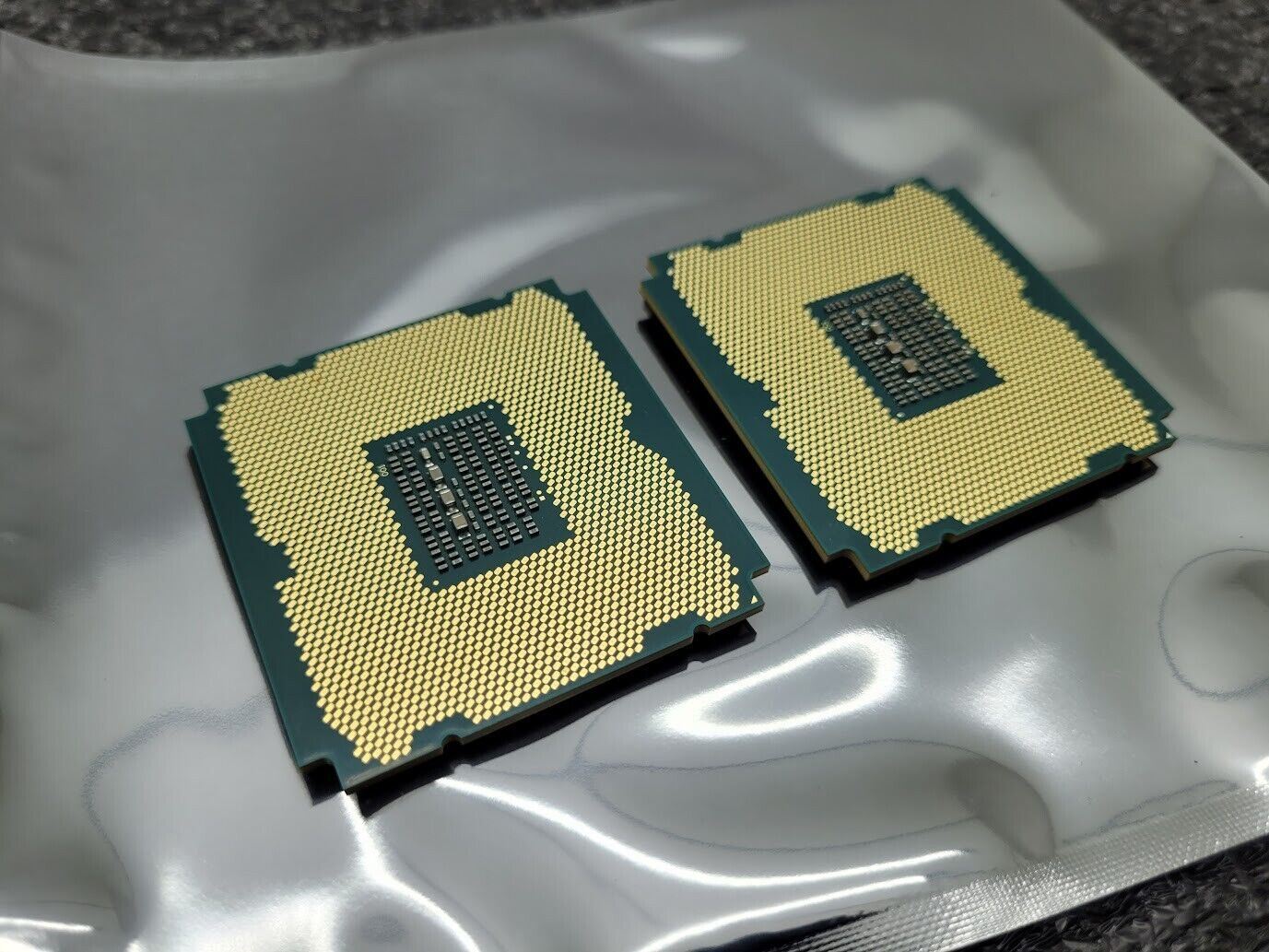 Lot of 2x SR1BA Intel Xeon 12 CORE E5-2695V2 30M 2.40 GHz 8GT/s 115W Processor
