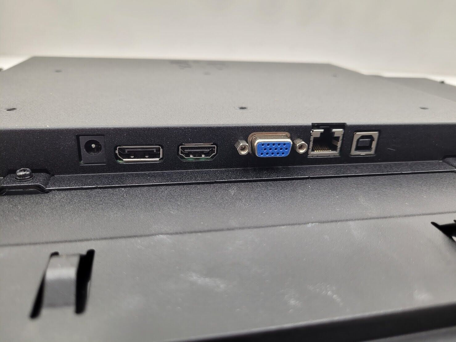 Elo Touch Solutions ET2494L 24-inch LED-Backlit Touchscreen LCD Monitor OSD Fob