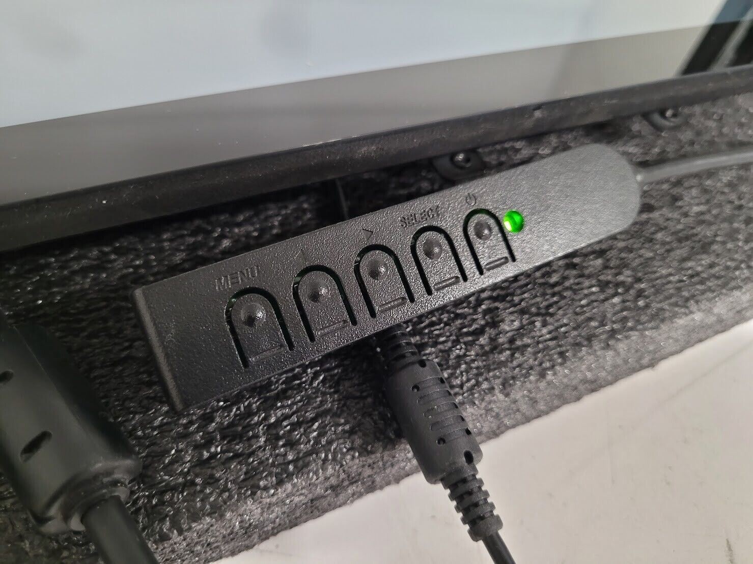 Elo Touch Solutions ET2494L 24-inch LED-Backlit Touchscreen LCD Monitor OSD Fob