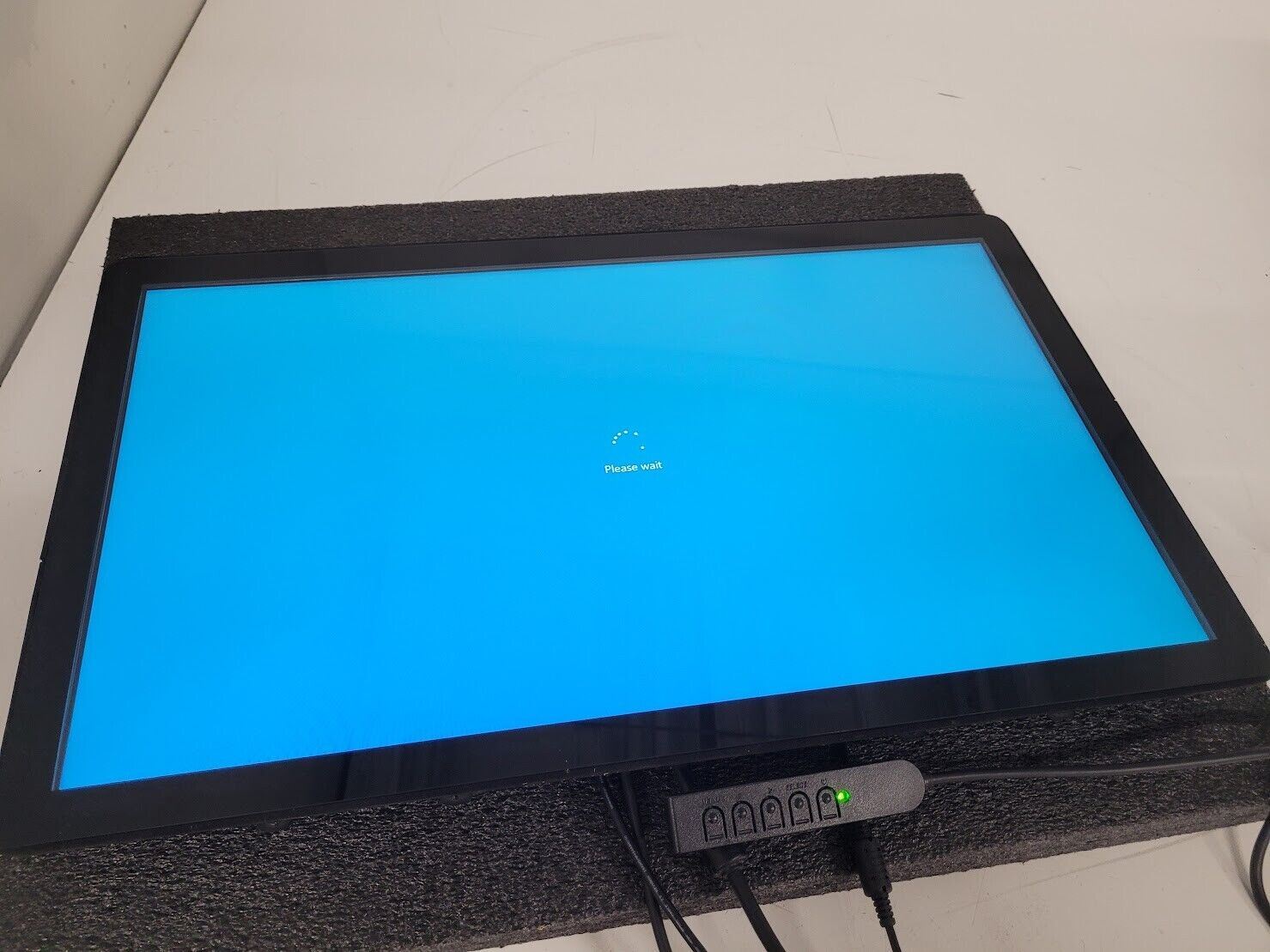 Elo Touch Solutions ET2494L 24-inch LED-Backlit Touchscreen LCD Monitor OSD Fob