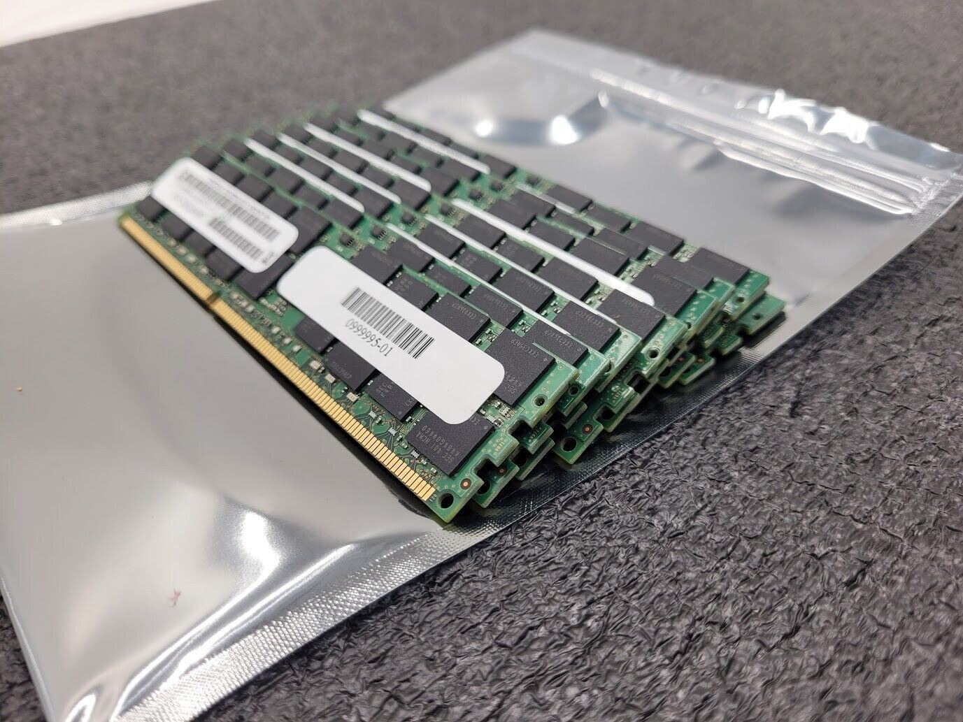 8 Sticks of 16GB - 128GB Total PC3-14900R 1866MHz D3-68SA104SV-13 DDR3 ECC RAM