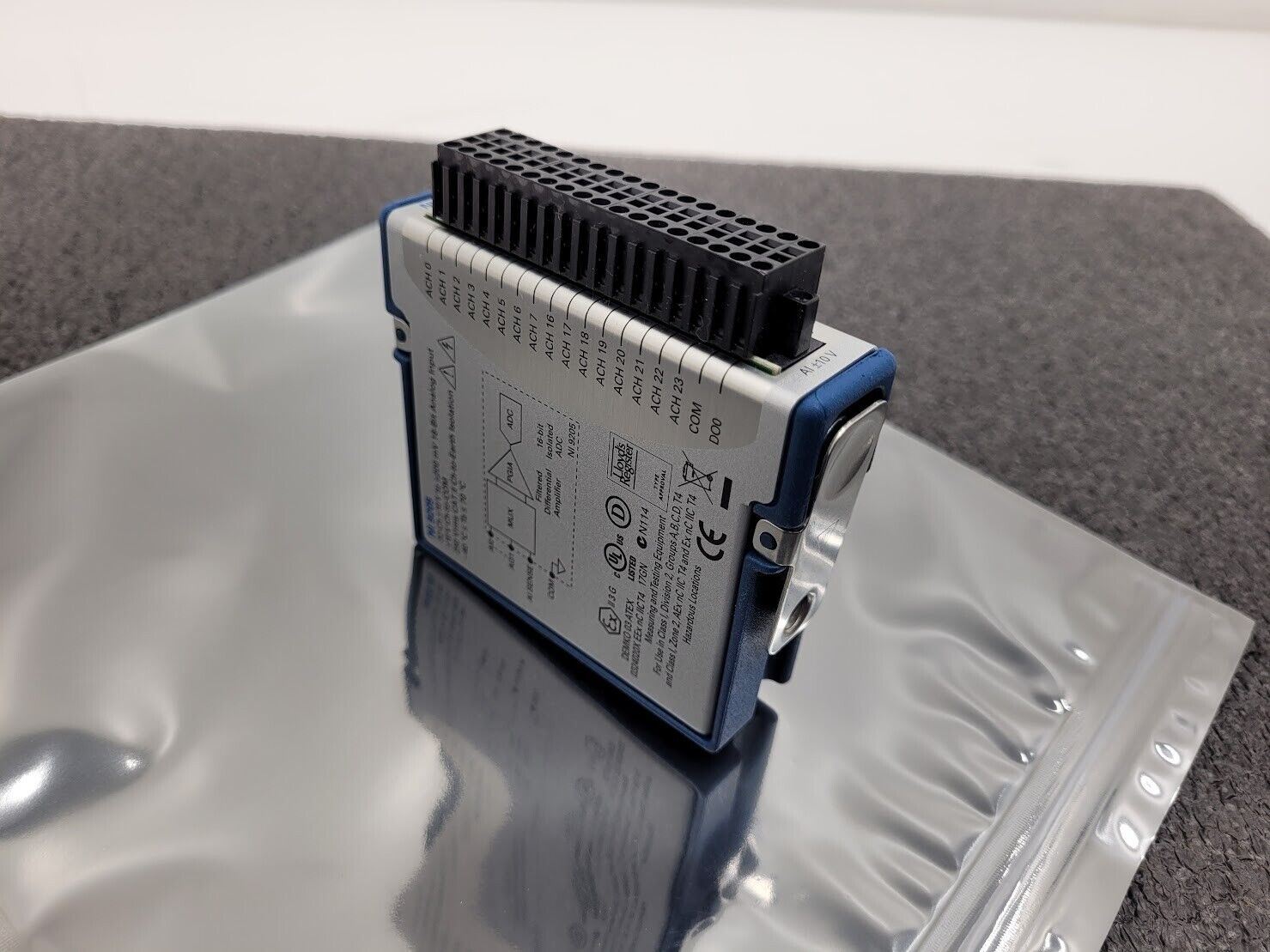 NI9205 ±10 V 250 kS/s 16-Bit 32-Channel C Series Voltage Analog Input Module