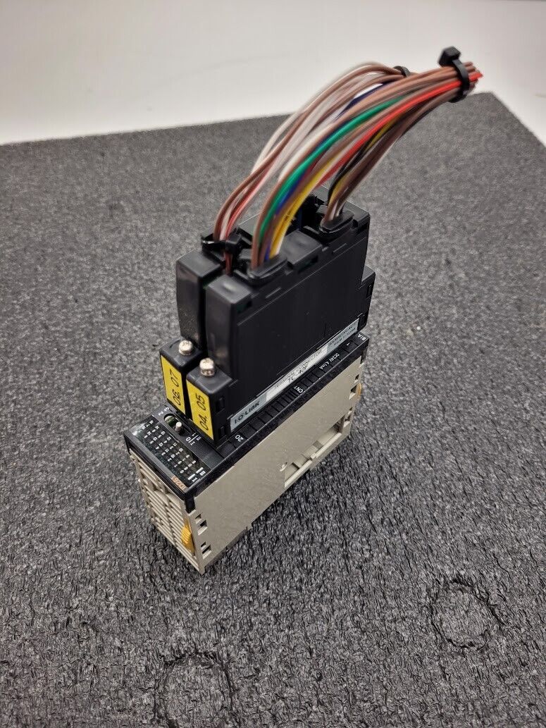 Omron CJ1W-ID261 Input Unit IOLink Terminal Connector Breakout TC-40F 24VDC 4mA