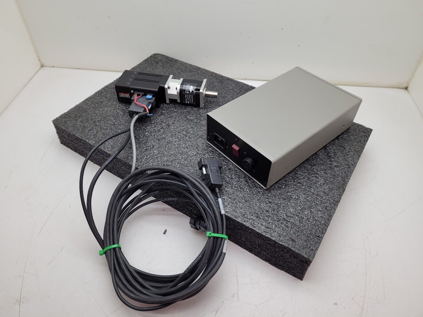 Animatics SmartMotor SM1720M w/ GH17P10 10:1 Gearhead PS42V6A Power Supply