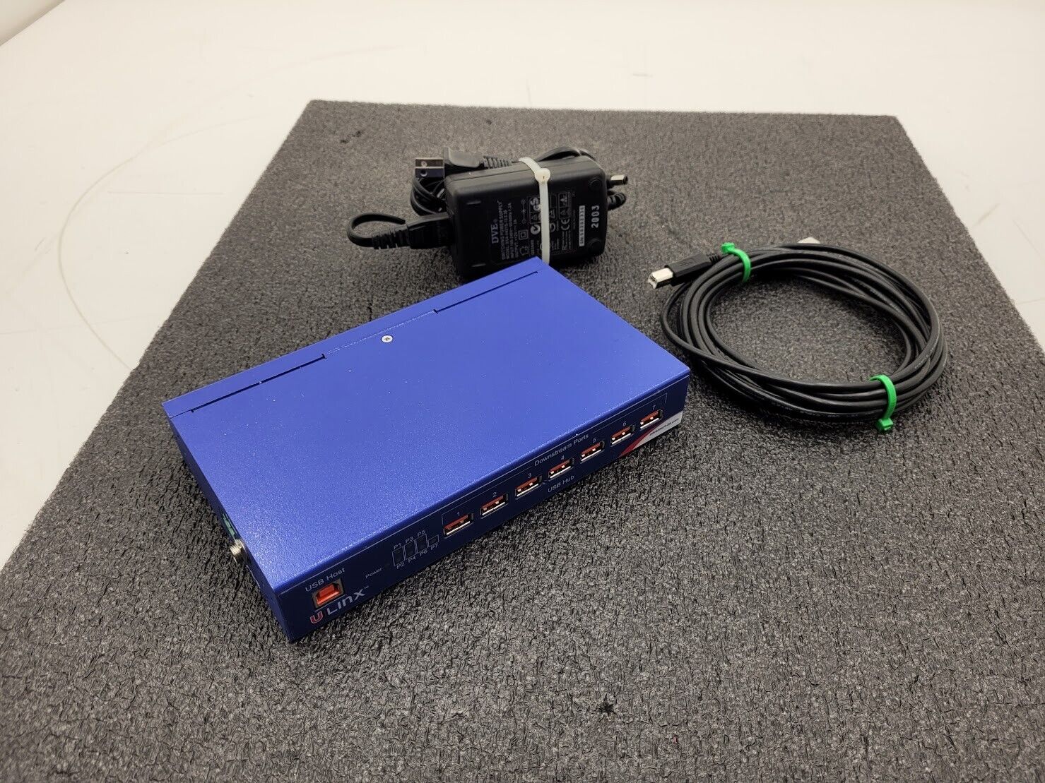 B+B SmartWorx Advantech UHR307 Isolate Industrial 7 Port USB Hub + Power Supply