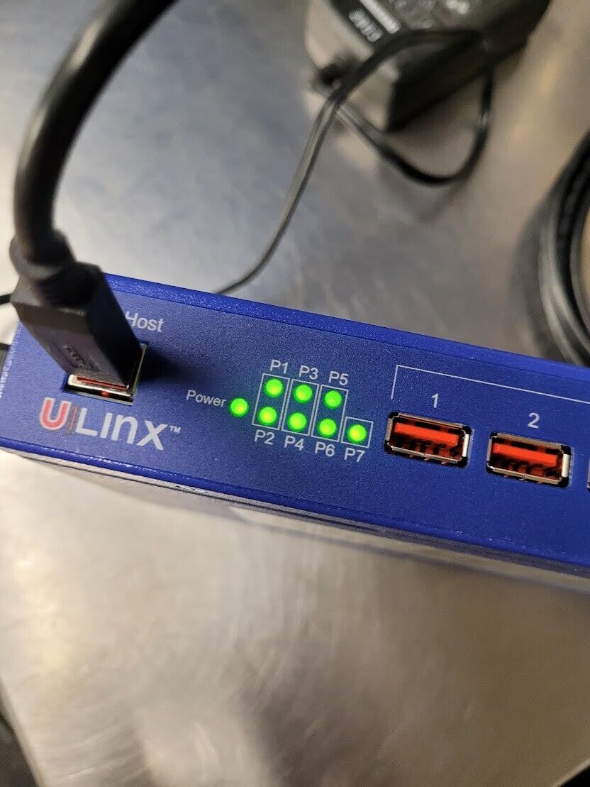 B+B SmartWorx Advantech UHR307 Isolate Industrial 7 Port USB Hub + Power Supply