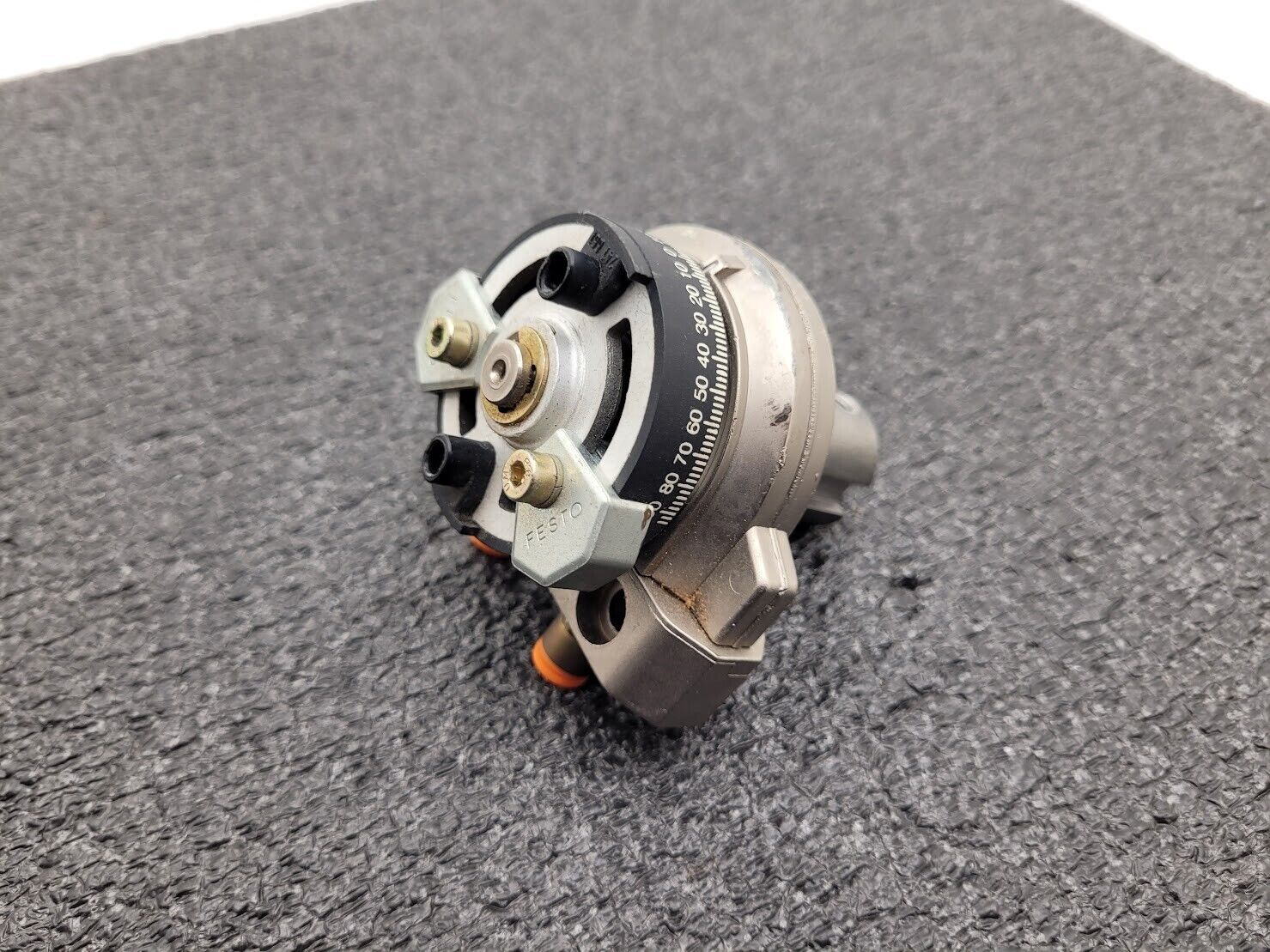 FESTO DSR-16-180-P Rotating Cylinder 116PSI 180 Degrees Adjustable Rotation